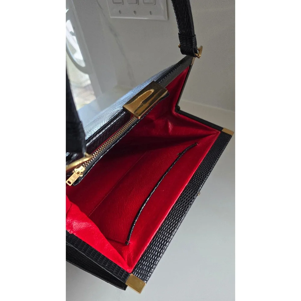 Vintage Black Lizard Embossed Leather Frame Handbag Gold Hardware Red Interior